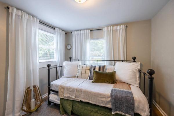 Downtown Bungalow Less Than 1 Miles To Uga Athens Extérieur photo