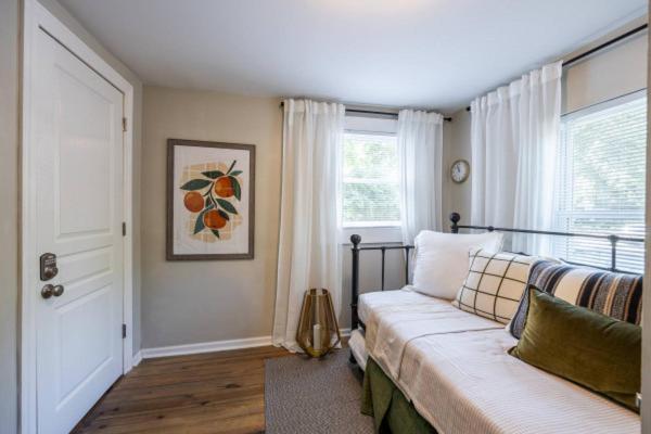 Downtown Bungalow Less Than 1 Miles To Uga Athens Extérieur photo
